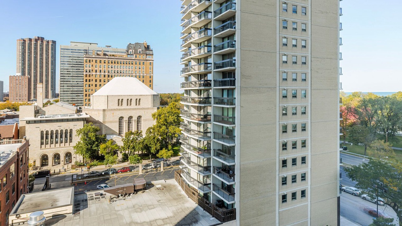 Photo of Outdoor in Lake View East