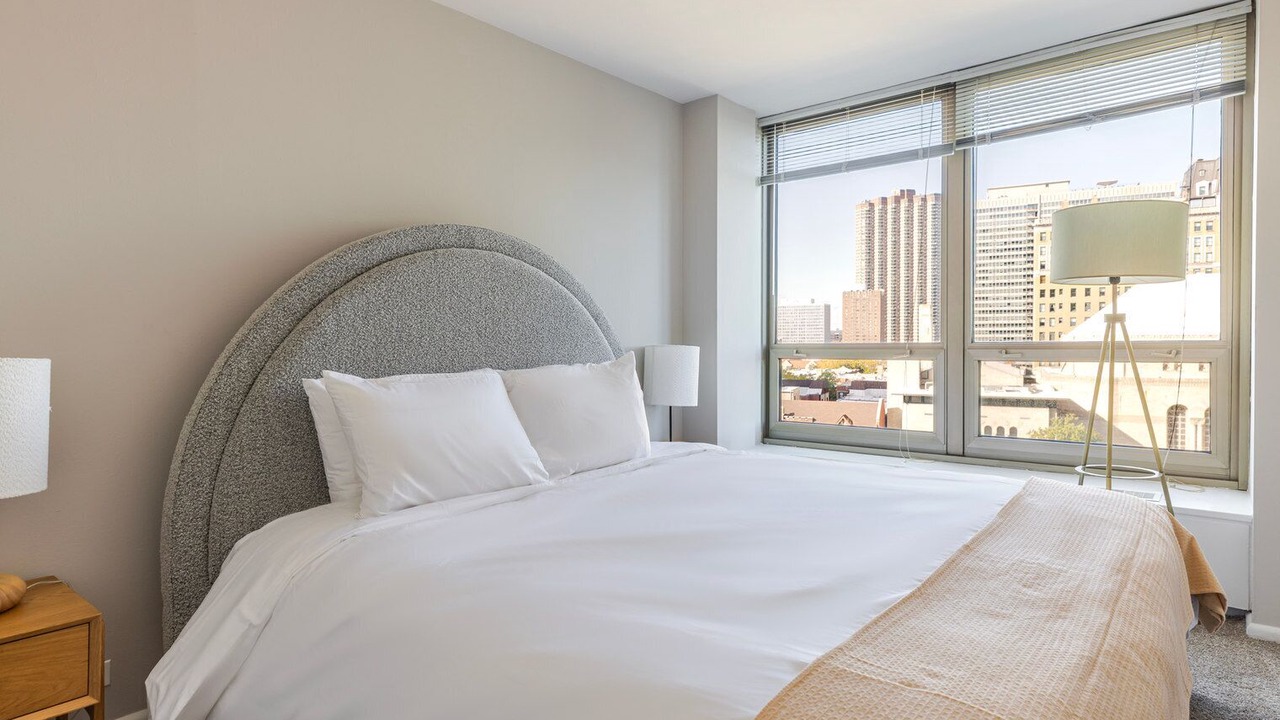 Photo of Bedroom in Lake View East
