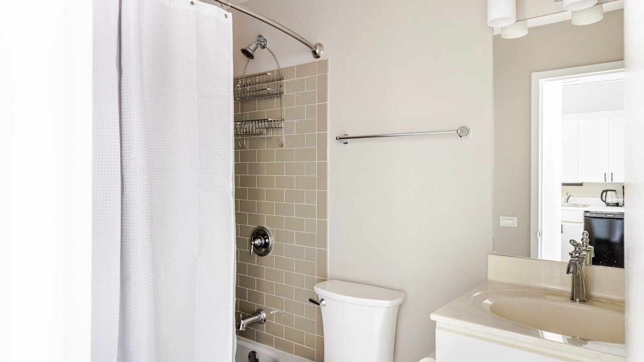 Photo of Bathroom in Lake View East