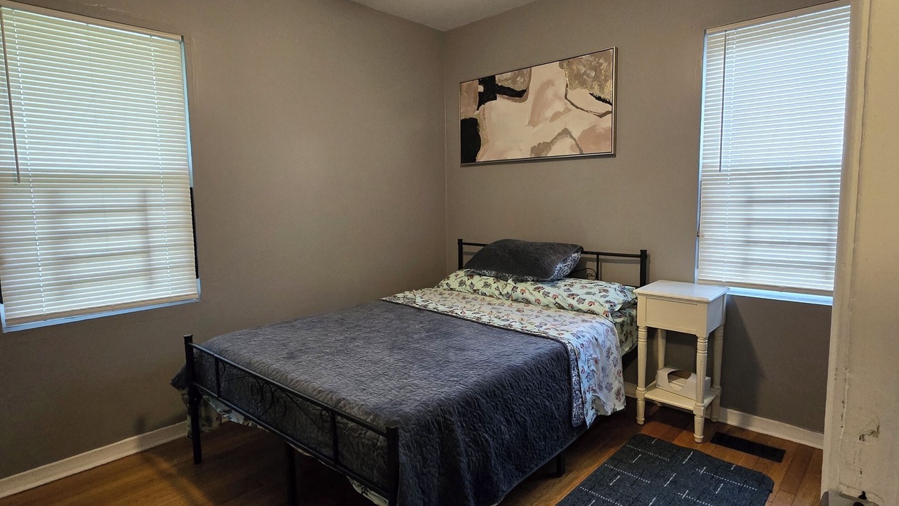 Photo of Bedroom in Sauk Village