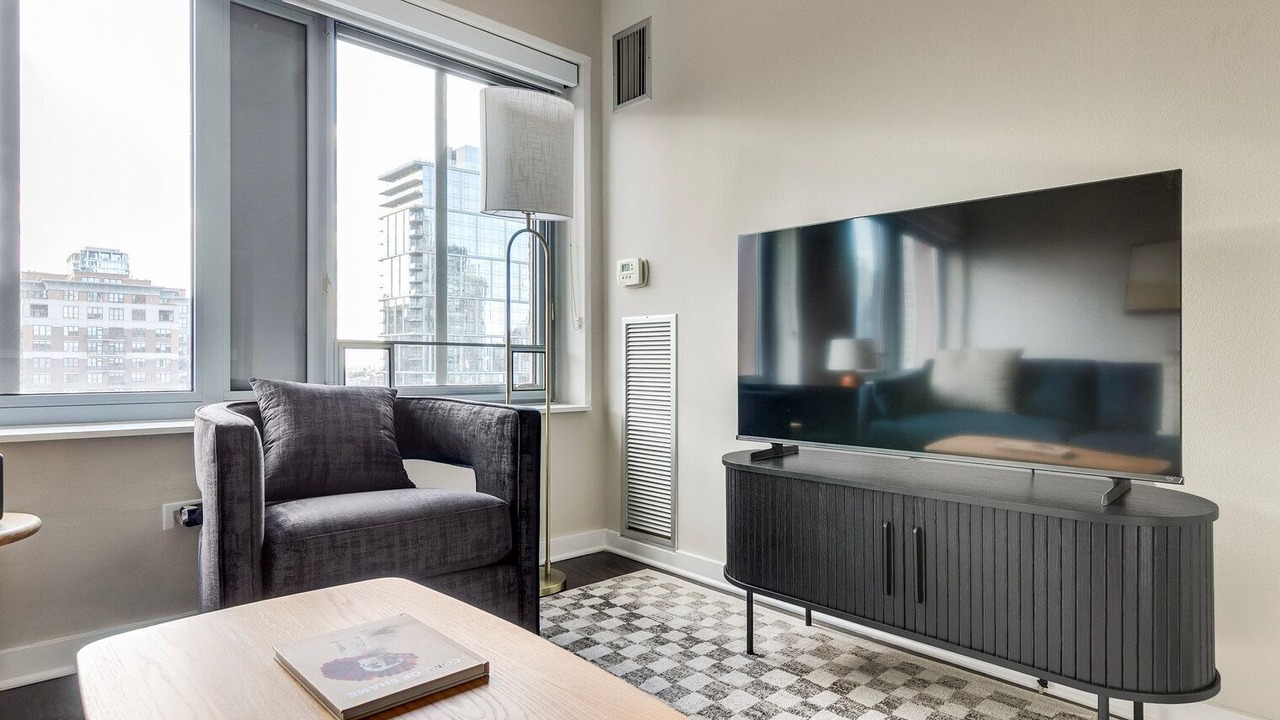 Photo of Livingroom in Near North Side
