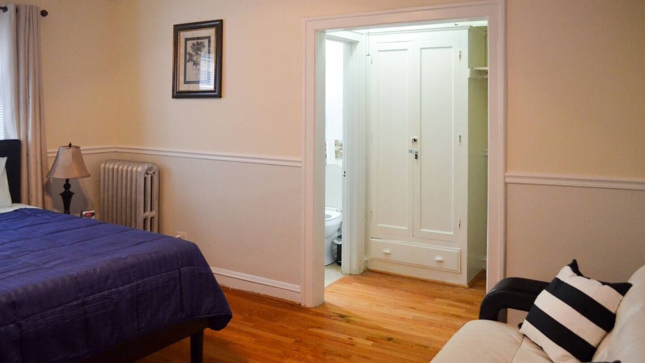 Photo of Bedroom in Lakeview