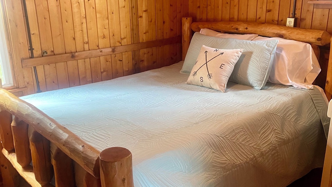 Photo of Bedroom in Central Lake