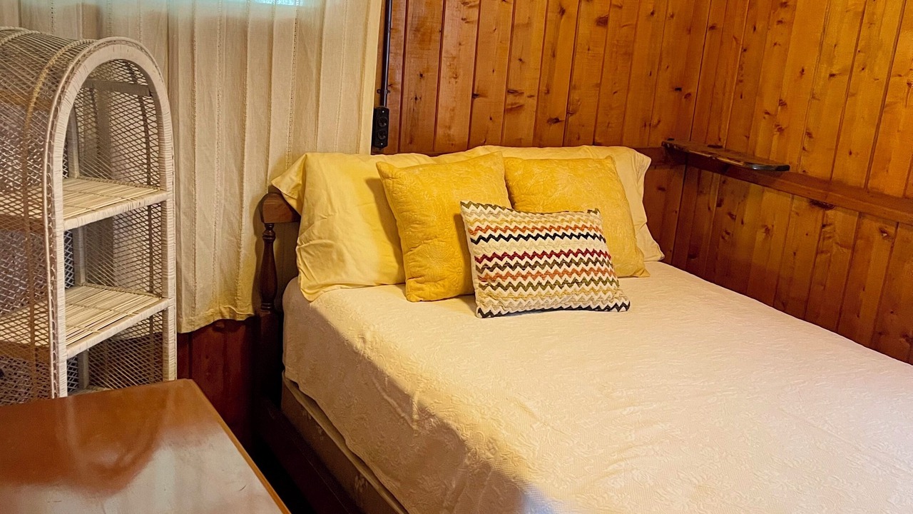Photo of Bedroom in Central Lake