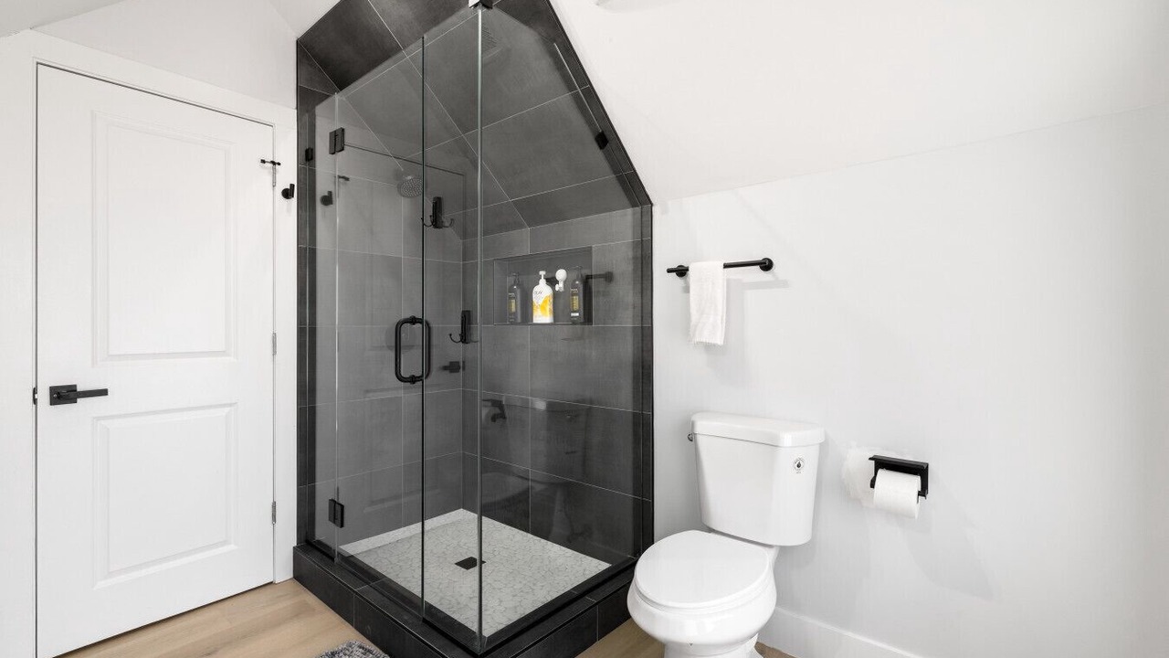 Photo of Bathroom in Channel Lake