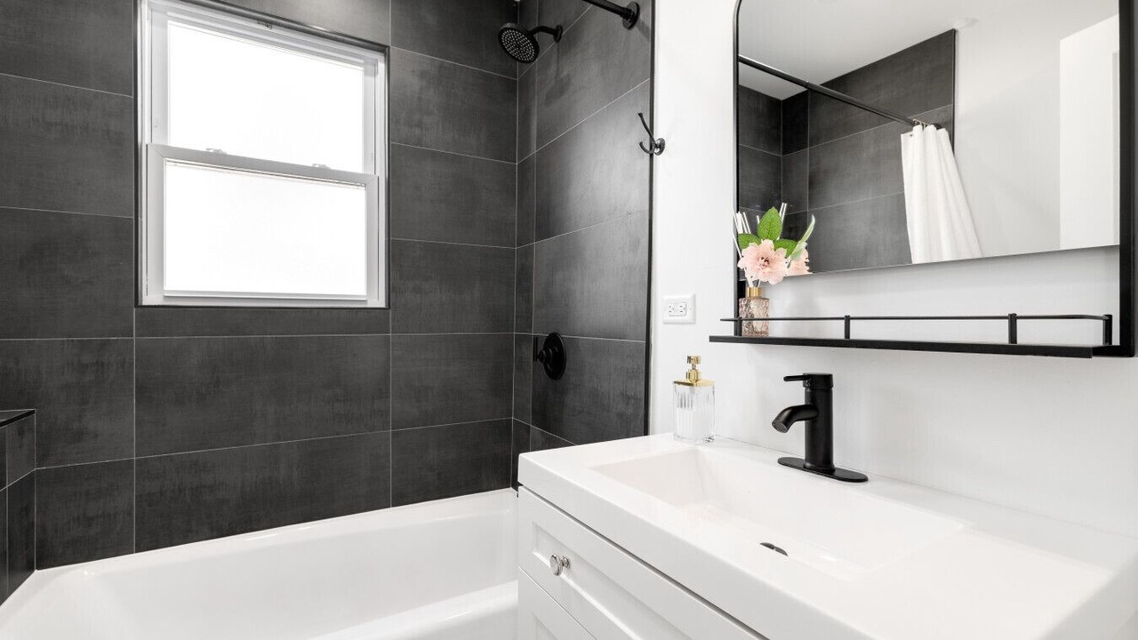 Photo of Bathroom in Channel Lake