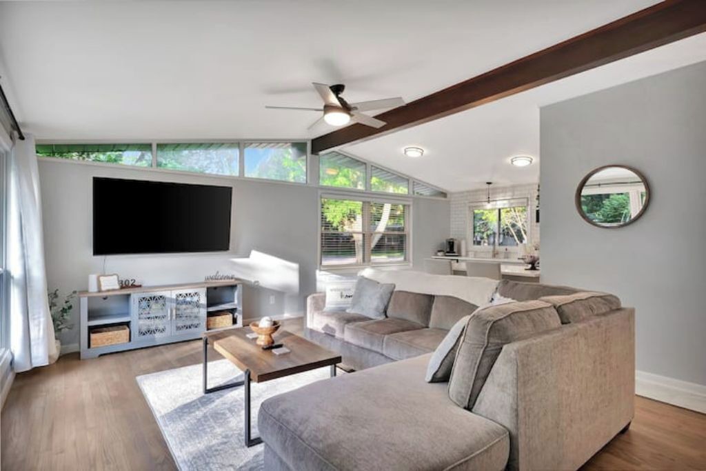 Photo of Livingroom in Urbana