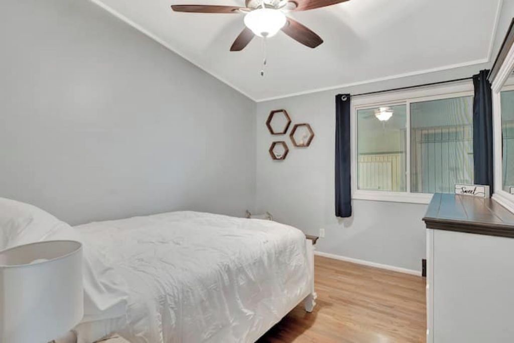 Photo of Bedroom in Urbana
