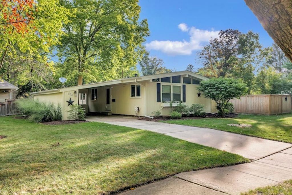 Photo of Outdoor in Urbana