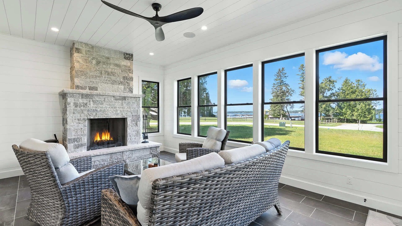 Photo of Livingroom in Baileys Harbor