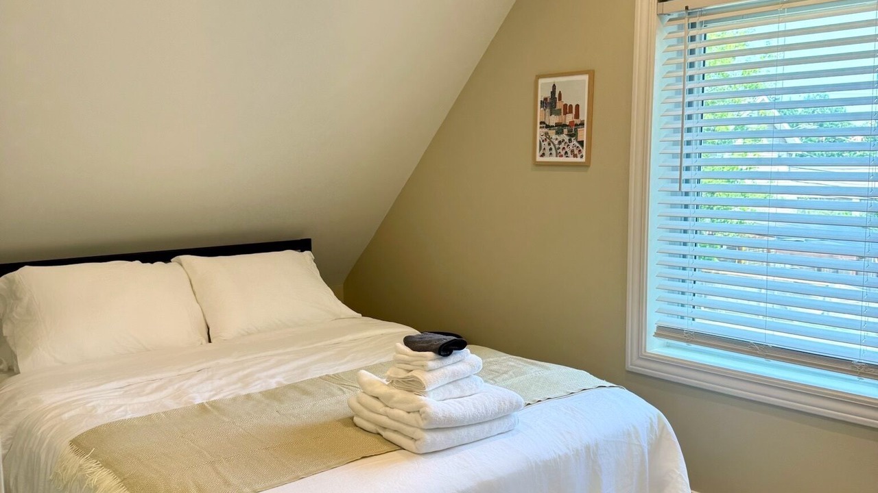 Photo of Bedroom in Evanston