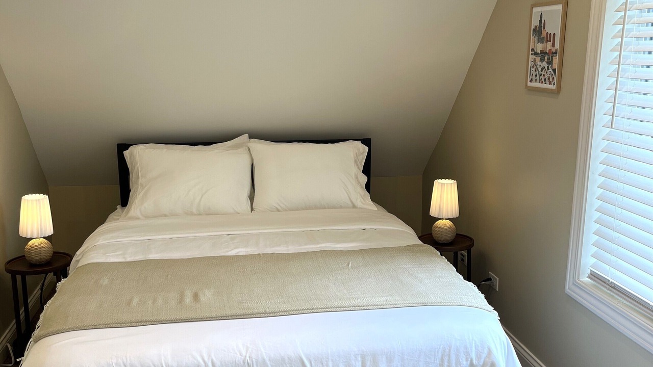 Photo of Bedroom in Evanston