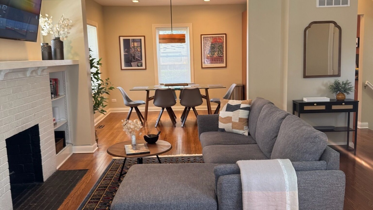 Photo of Livingroom in Evanston