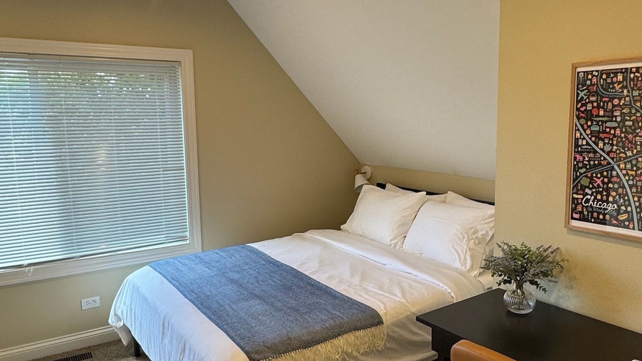 Photo of Bedroom in Evanston