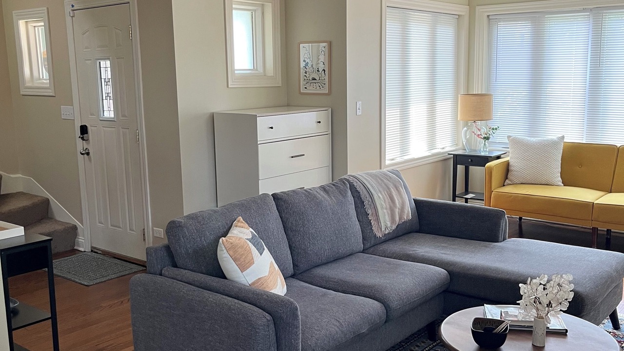 Photo of Livingroom in Evanston