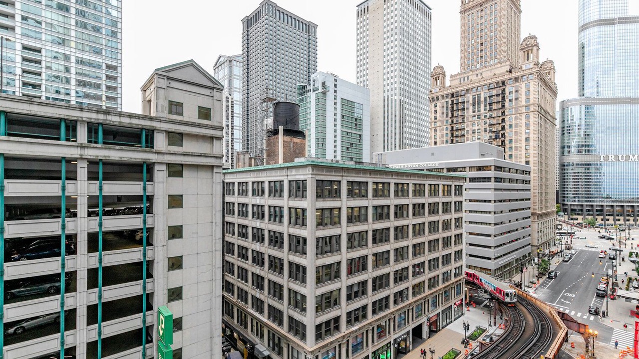 Photo of Outdoor in Downtown Chicago