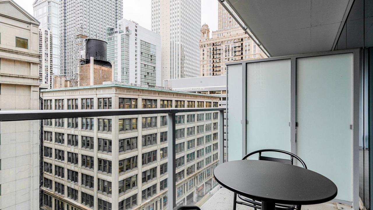 Photo of Outdoor in Downtown Chicago