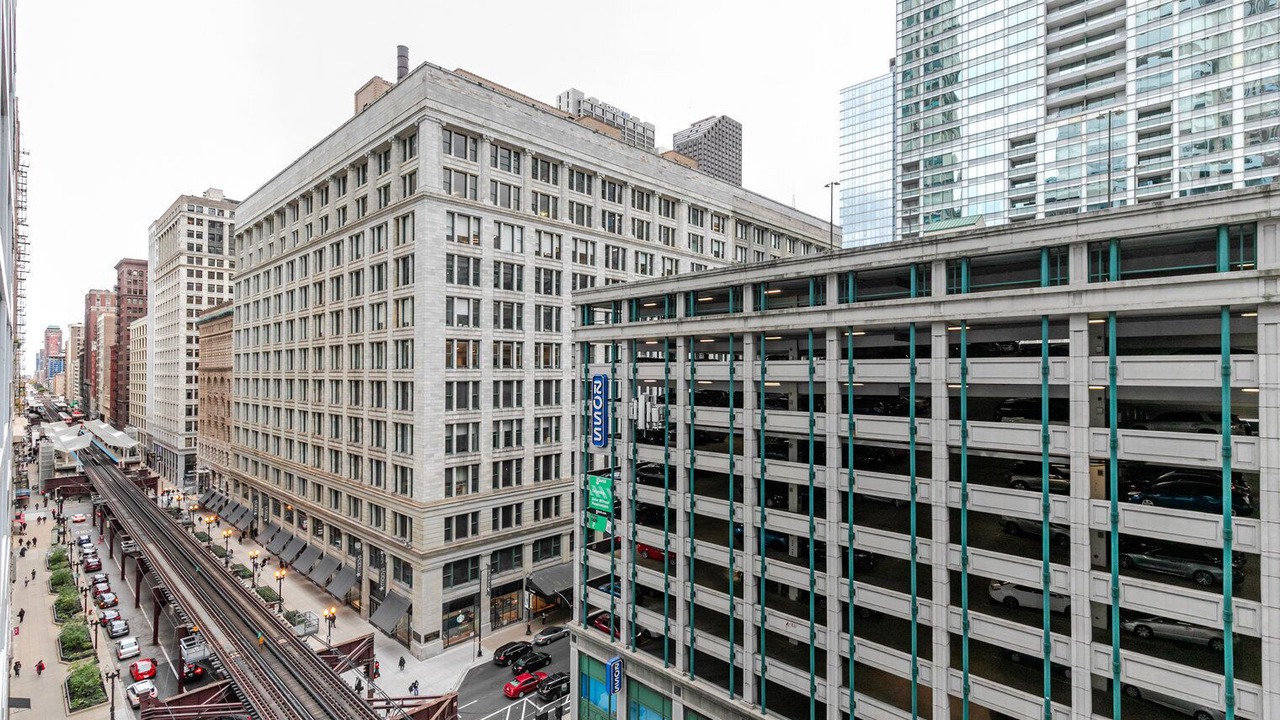 Photo of Outdoor in Downtown Chicago