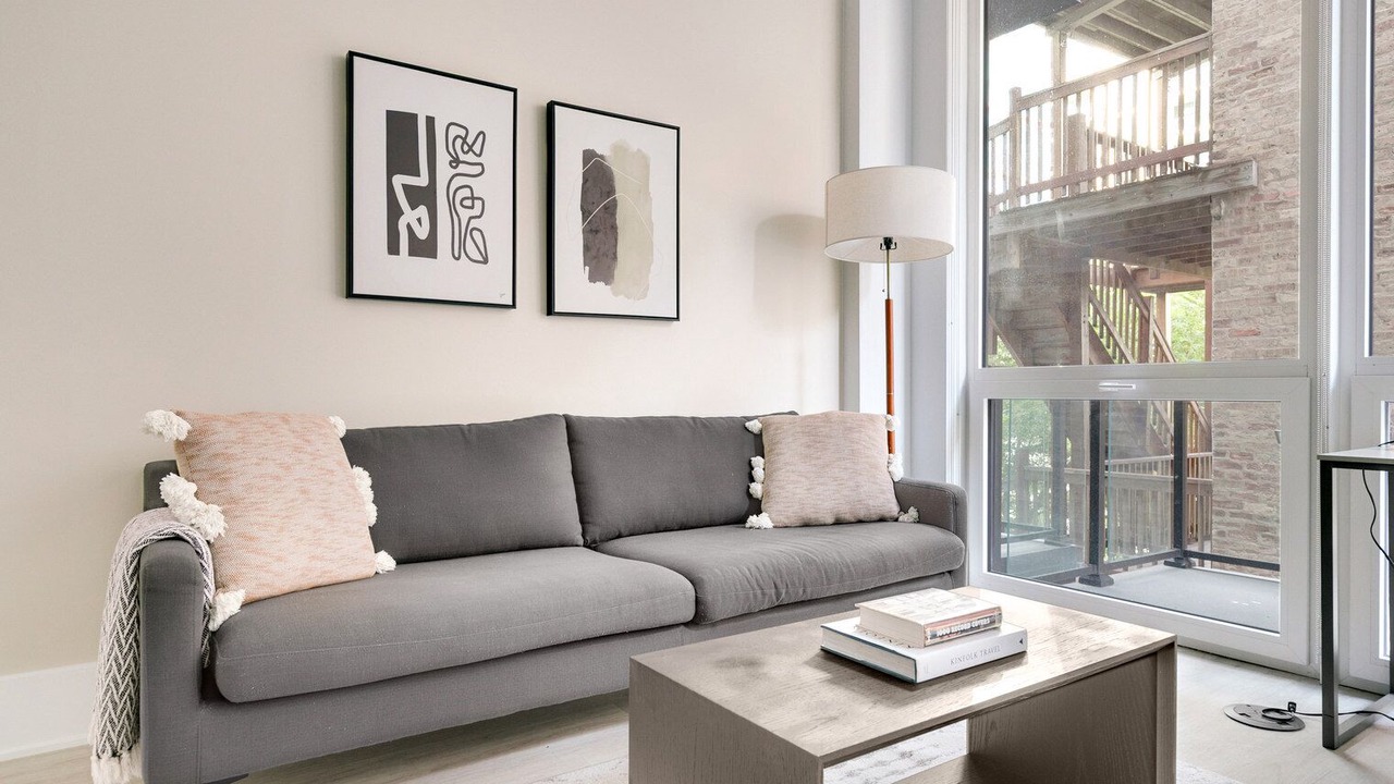 Photo of Livingroom in Greektown