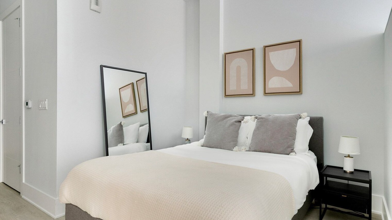 Photo of Bedroom in Greektown