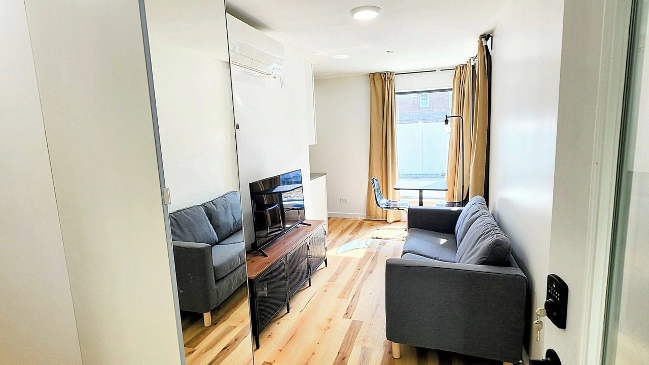 Photo of Livingroom in Evanston