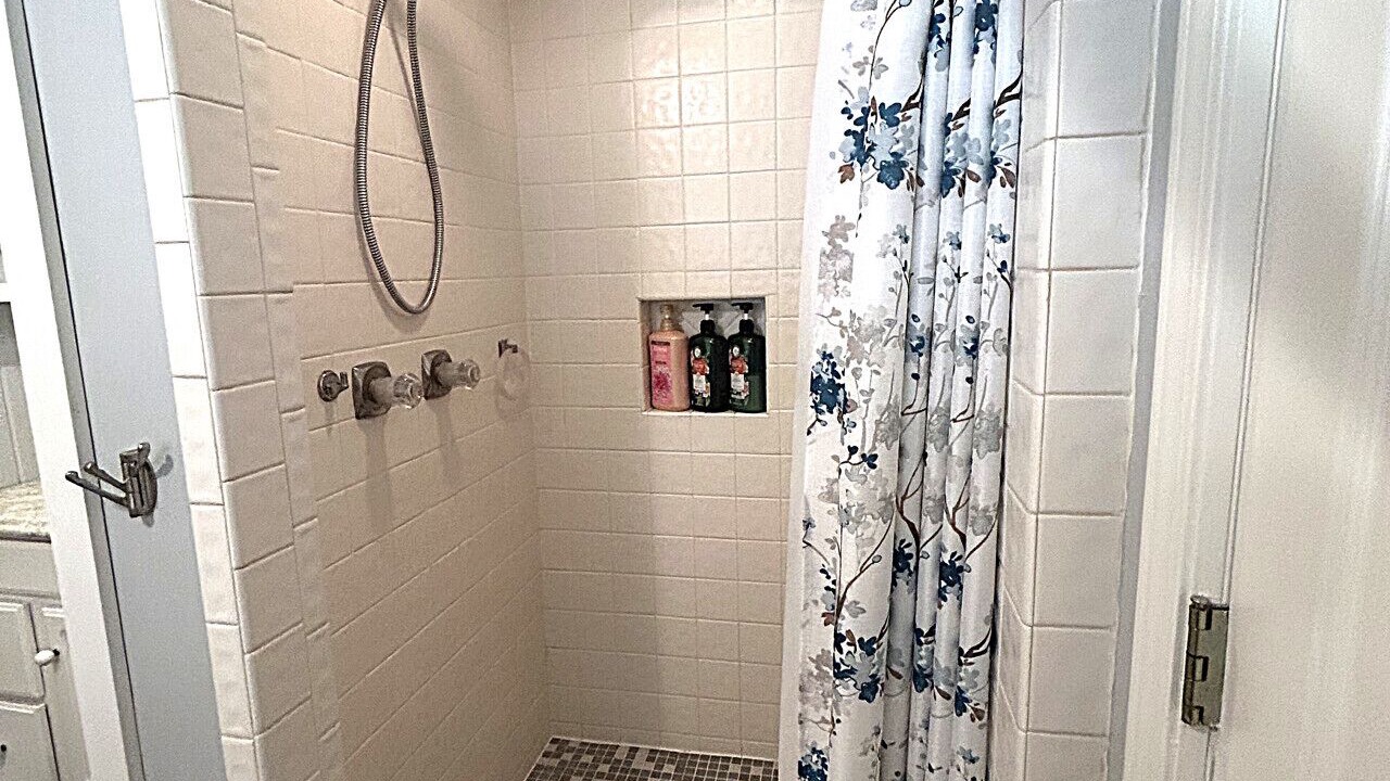 Photo of Bathroom in Gowen