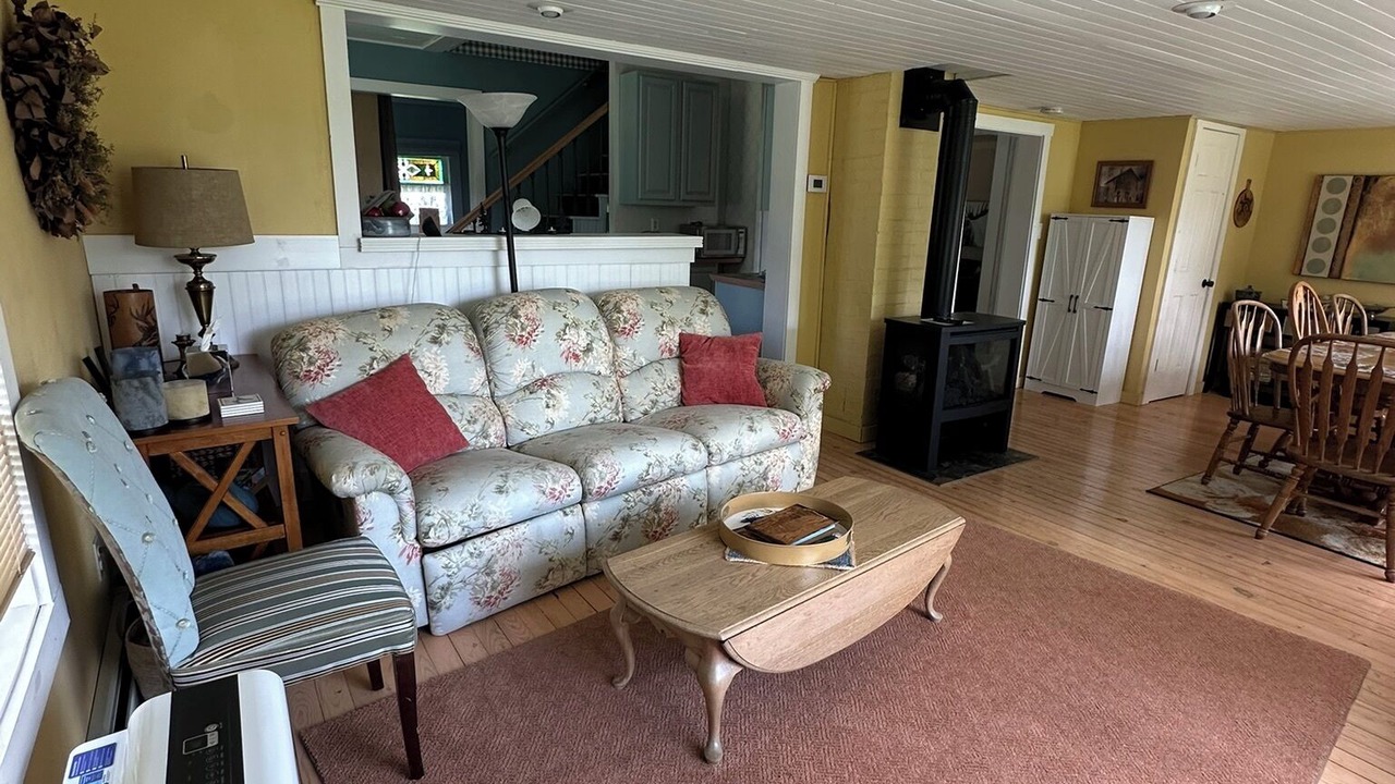 Photo of Livingroom in Michigamme
