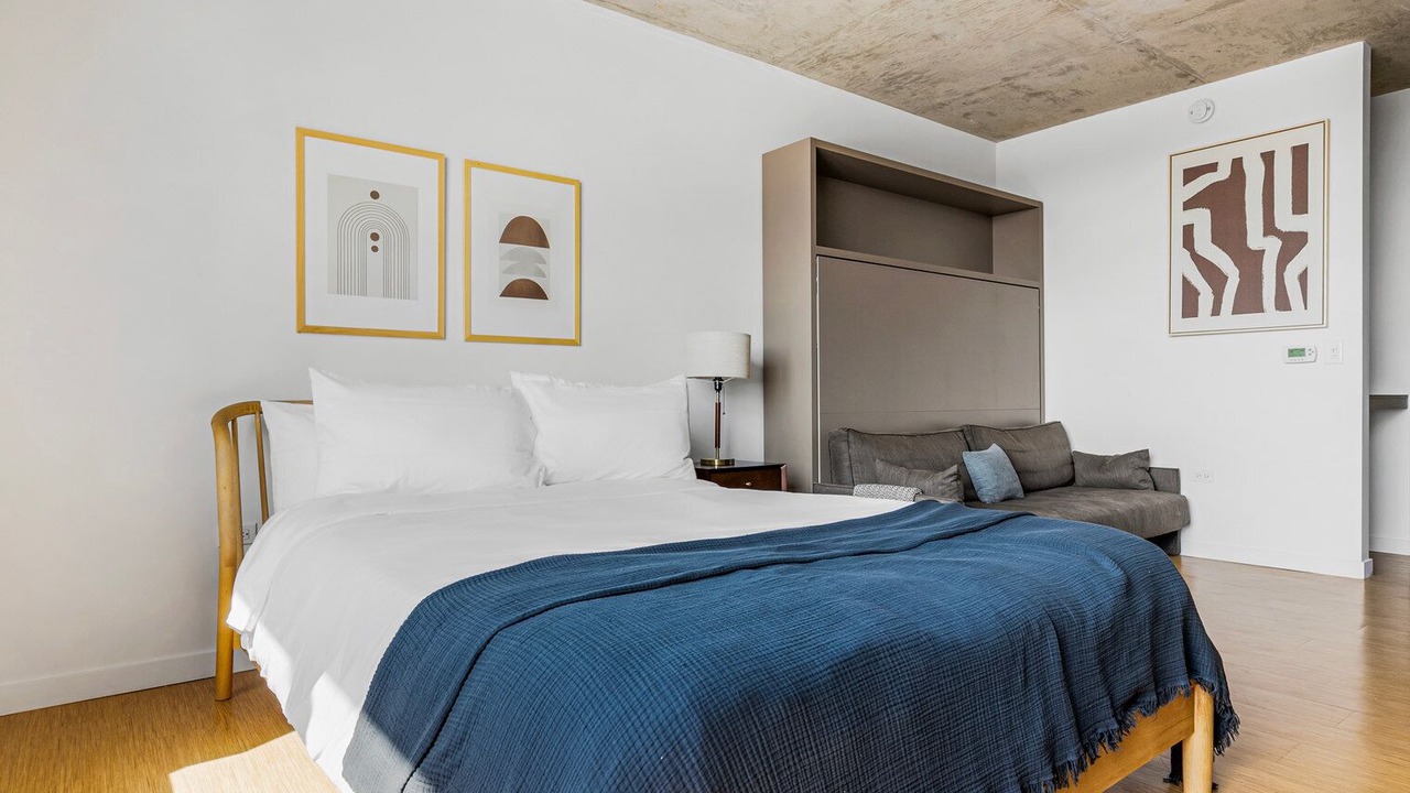 Photo of Bedroom in River North