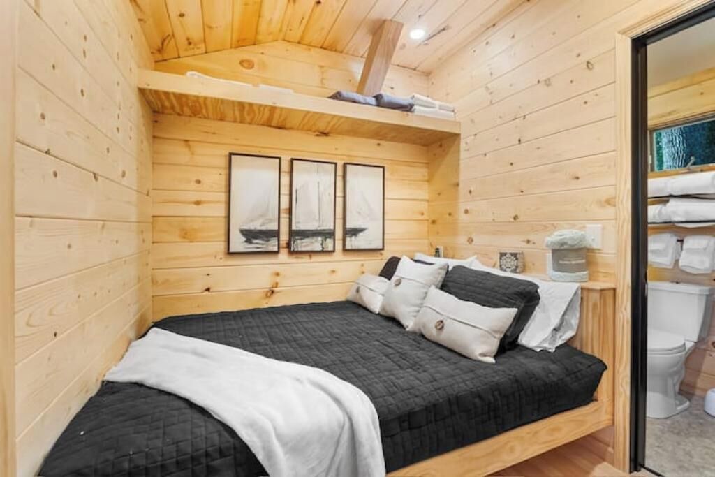Photo of Bedroom in Marshall