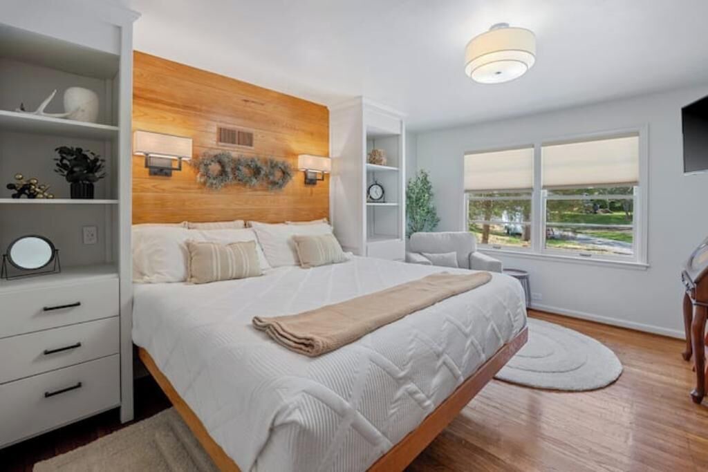Photo of Bedroom in Marshall