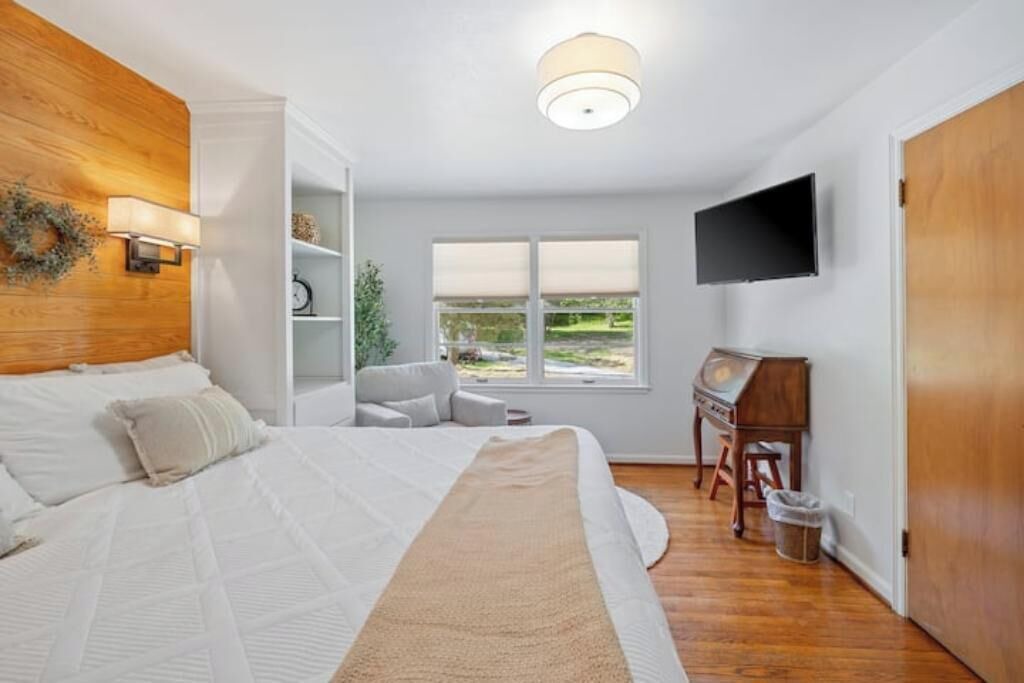 Photo of Bedroom in Marshall
