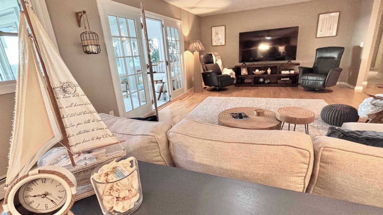 Photo of Livingroom in Suttons Bay