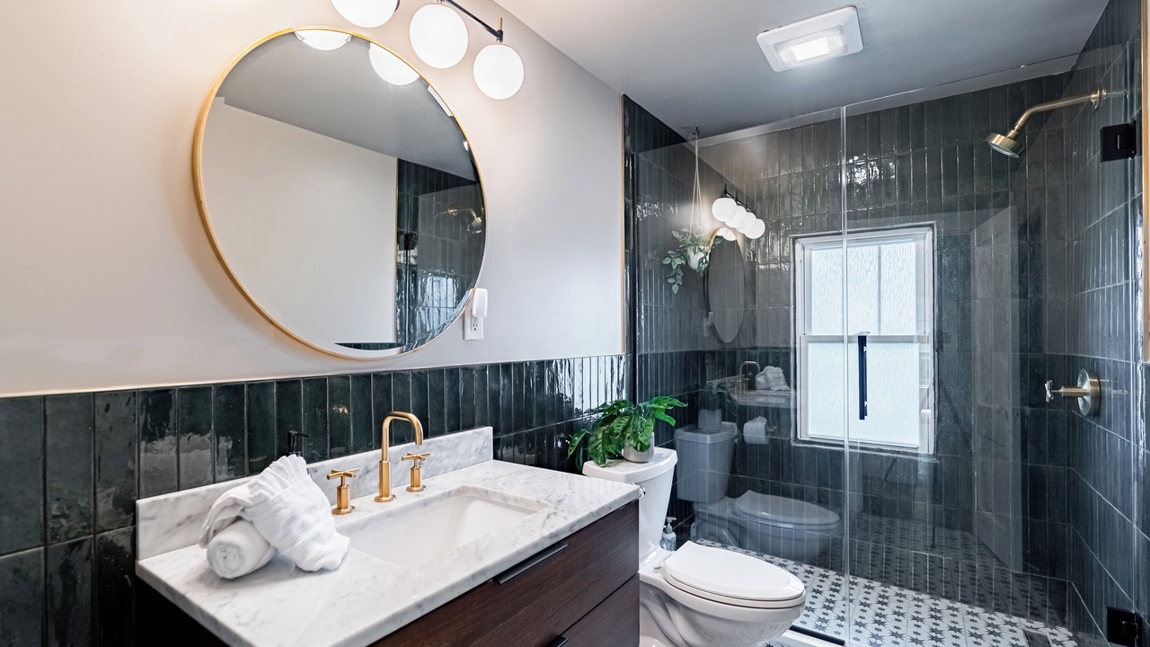 Photo of Bathroom in Dundee-Happy Hollow Historic District