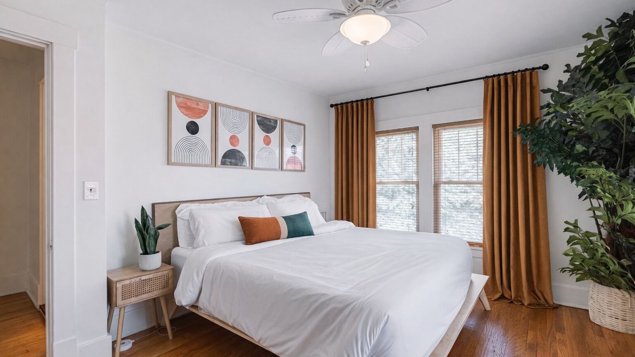 Photo of Bedroom in Dundee-Happy Hollow Historic District