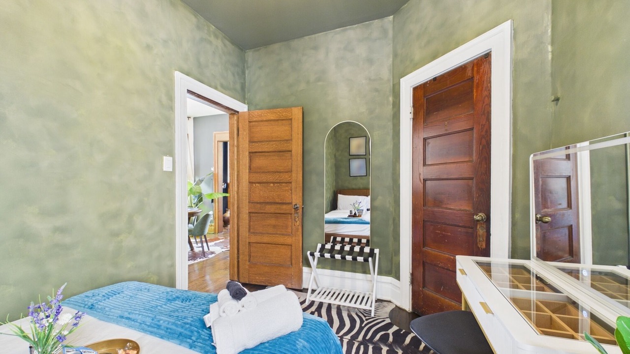 Photo of Bedroom in Wrigleyville