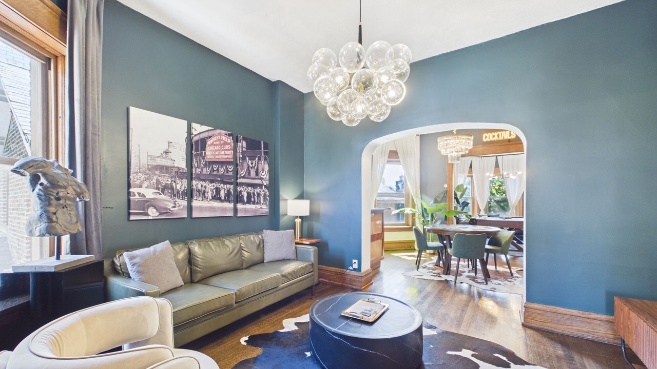 Photo of Livingroom in Wrigleyville
