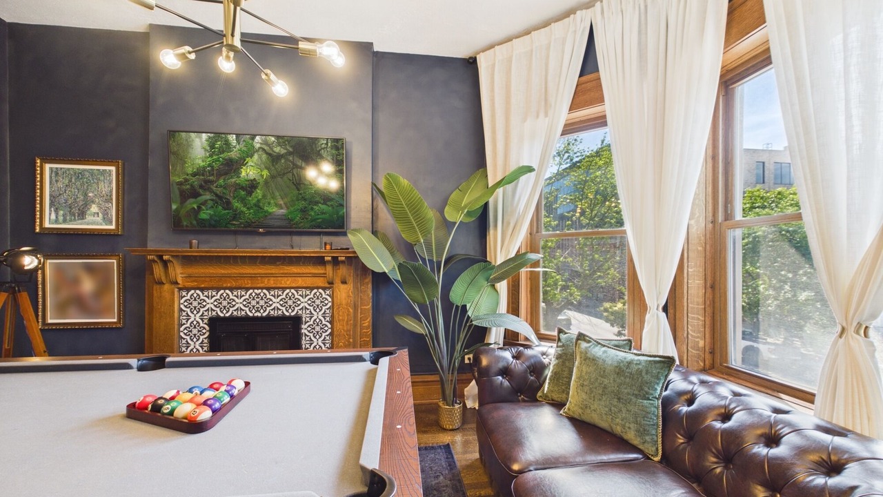 Photo of Bedroom in Wrigleyville