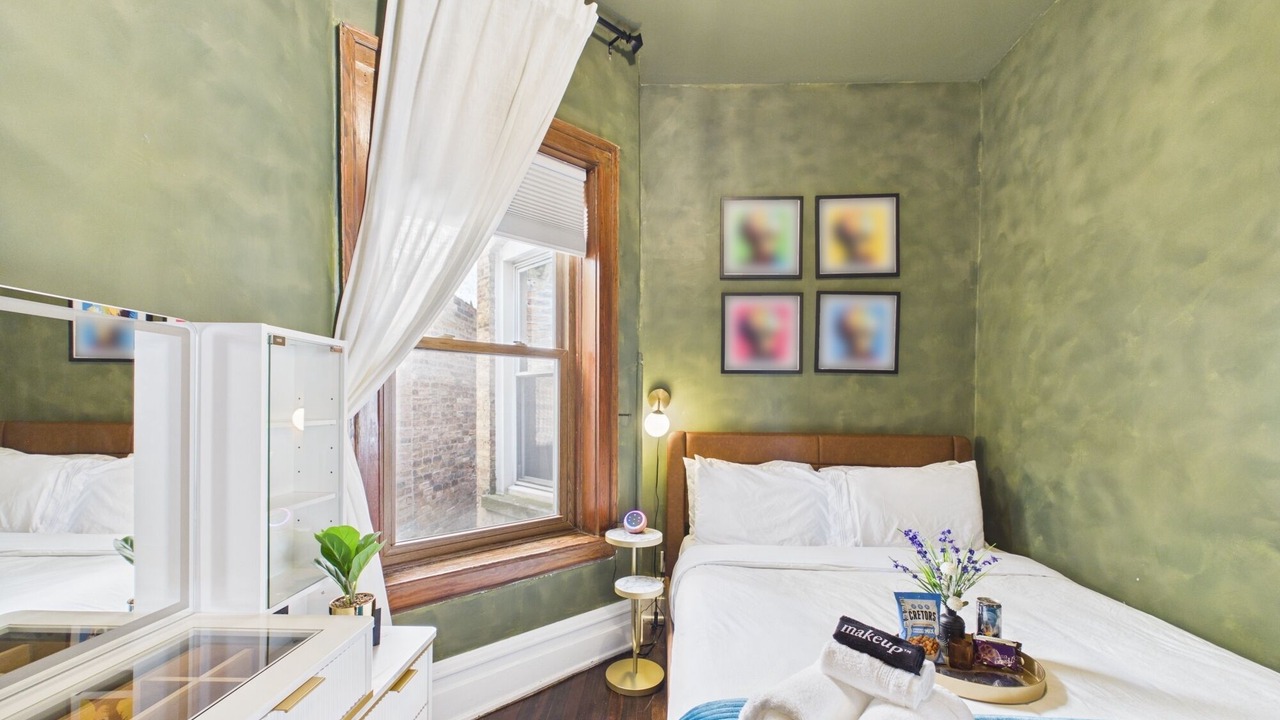 Photo of Bedroom in Wrigleyville