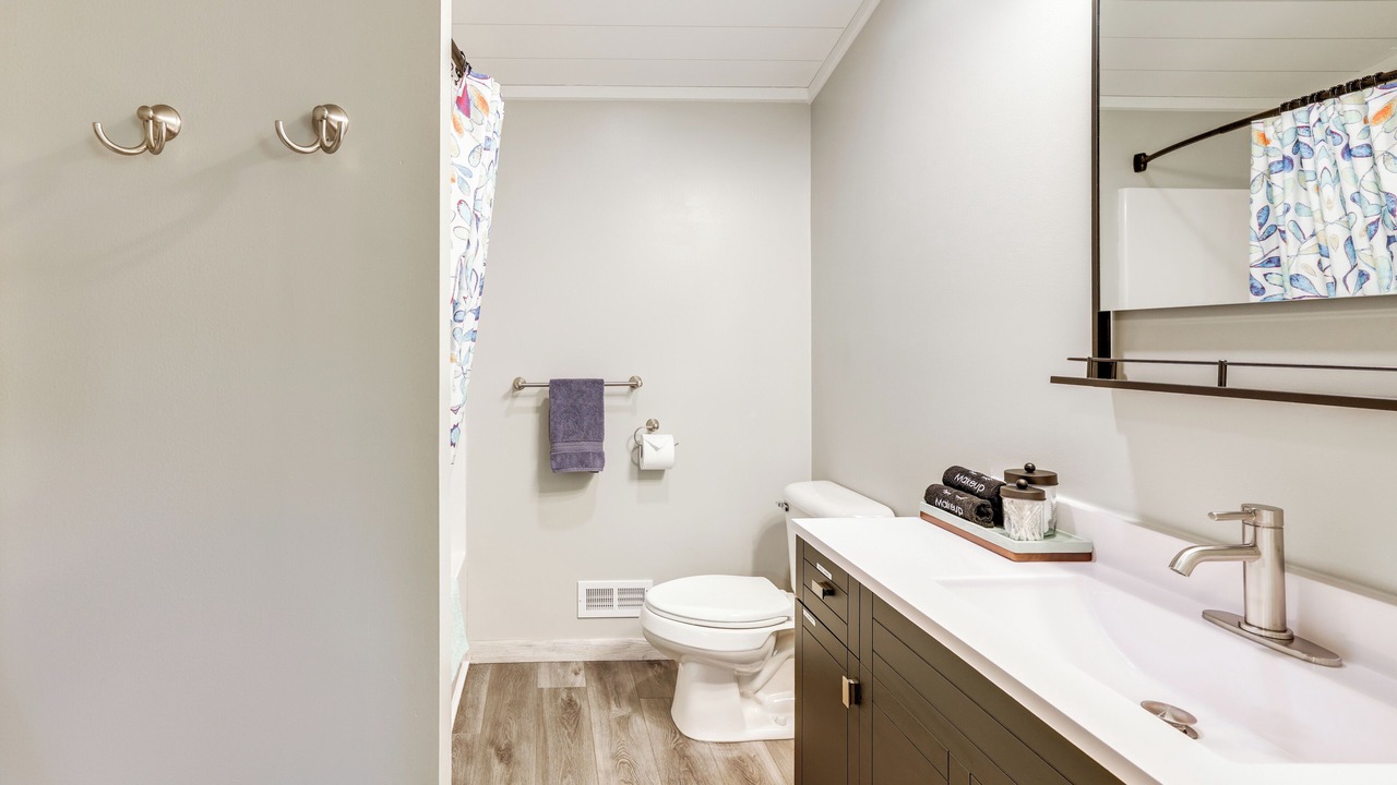 Photo of Bathroom in Grawn