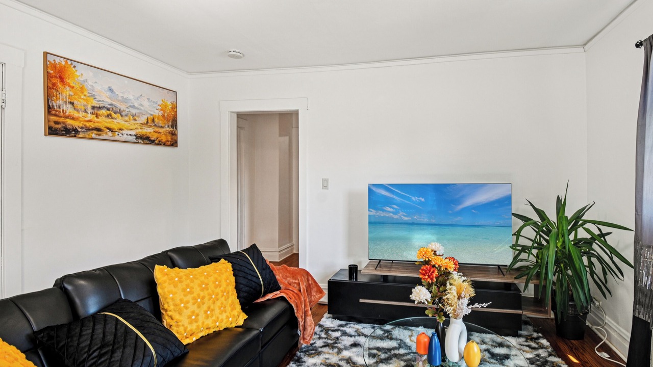 Photo of Livingroom in Evanston