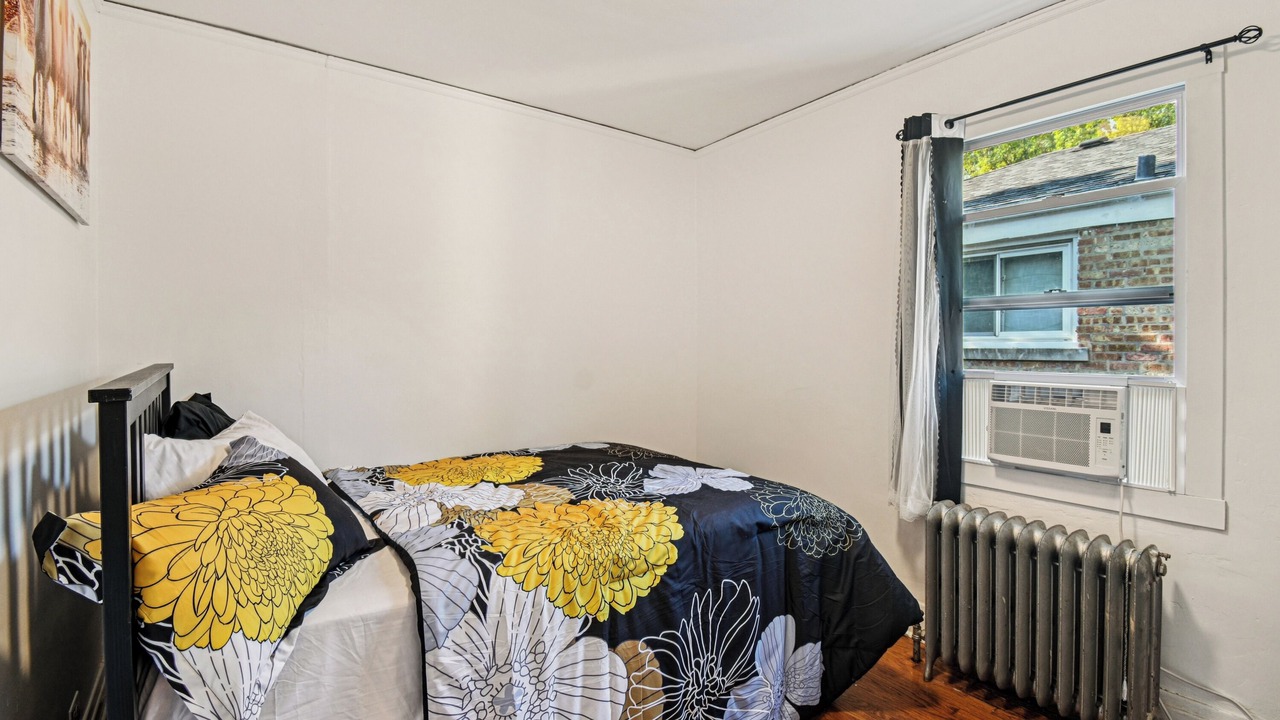 Photo of Bedroom in Evanston