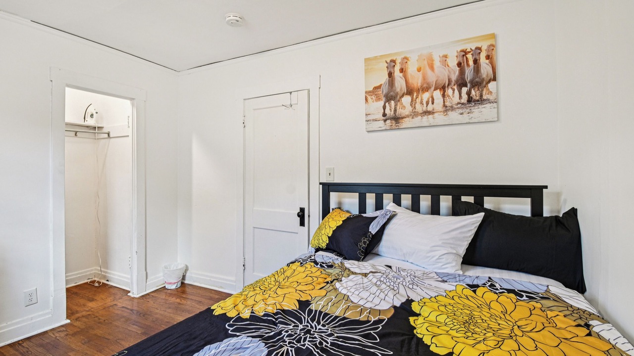 Photo of Bedroom in Evanston
