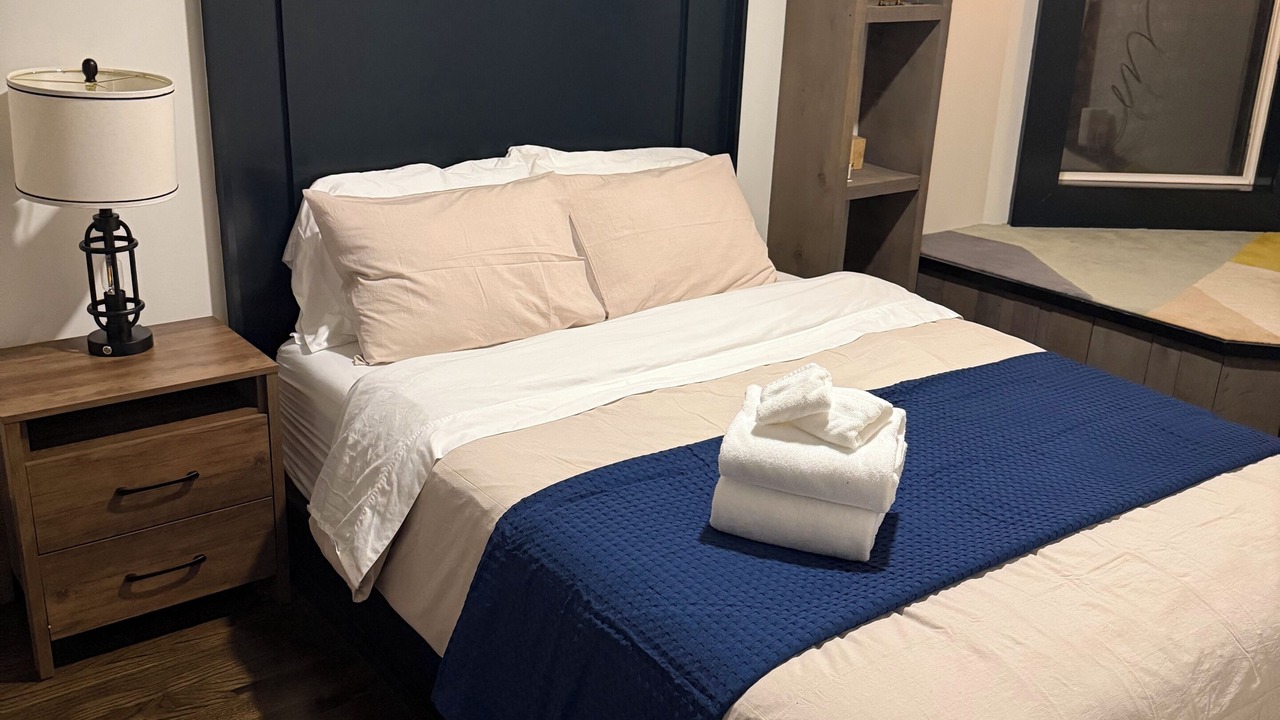 Photo of Bedroom in Lakeview