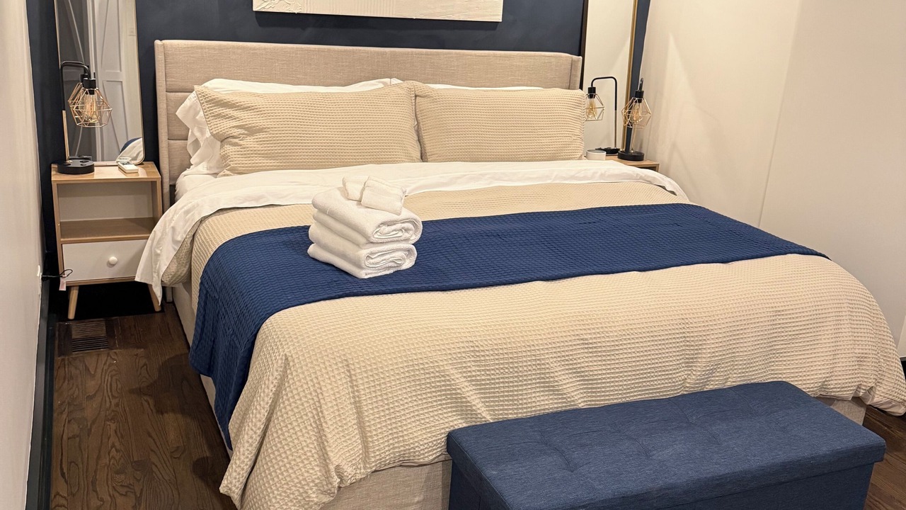 Photo of Bedroom in Lakeview