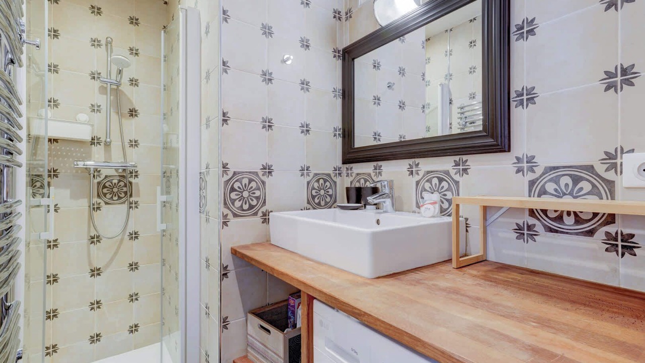 Photo of Bathroom in Notre-Dame-des-Champs