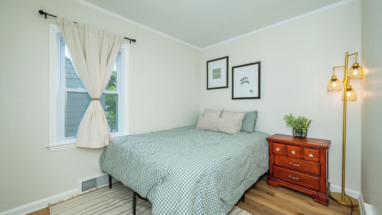 Photo of Bedroom in Des Moines