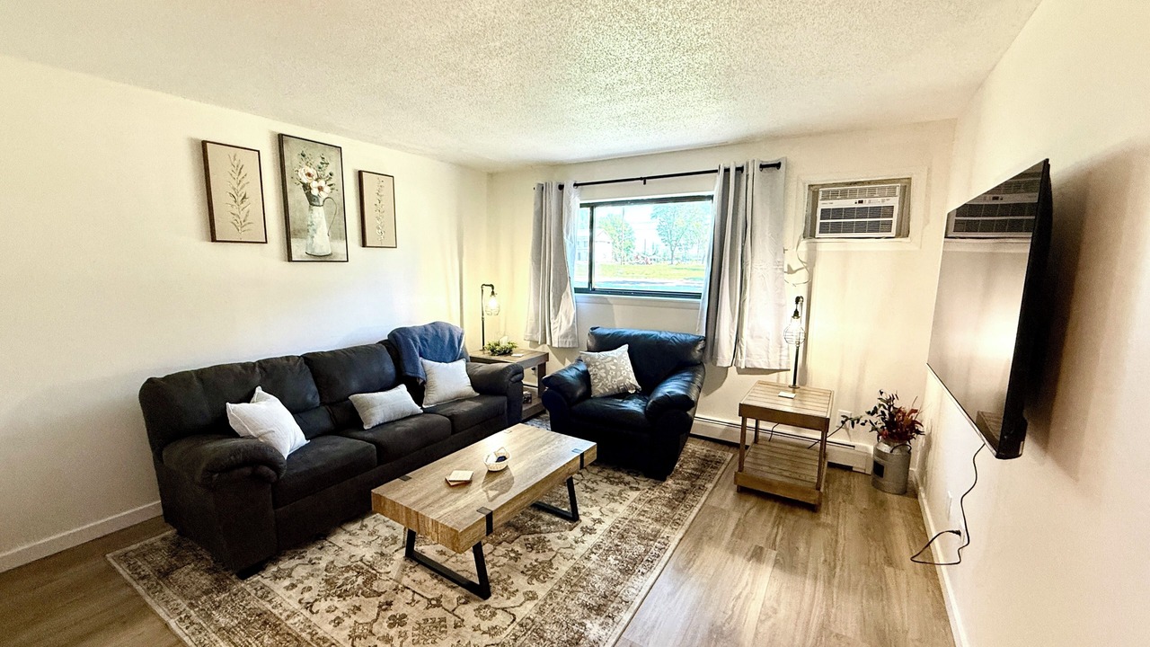 Photo of Livingroom in Cedar Rapids - Iowa City