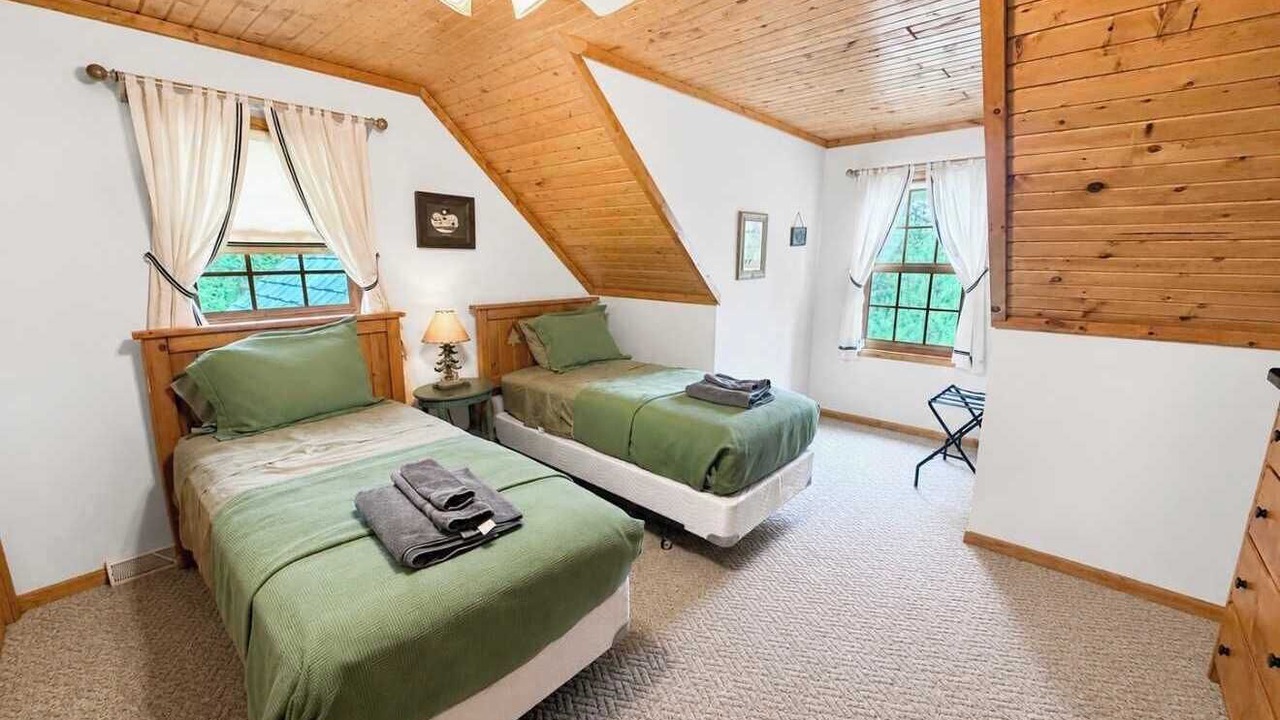 Photo of Bedroom in Three Lakes