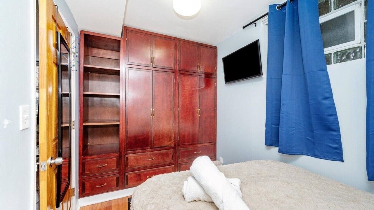 Photo of Bedroom in Lakeview