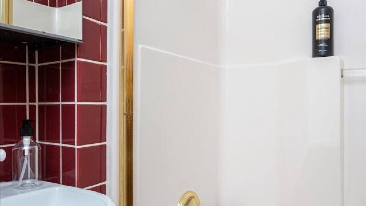 Photo of Bathroom in Lakeview